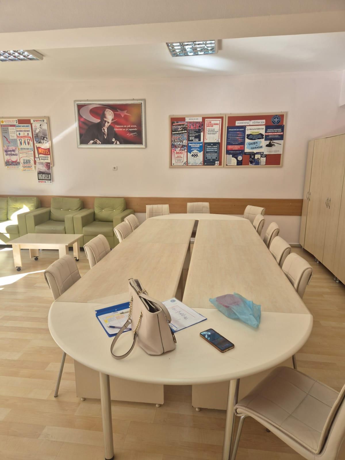 Öğretmenler Odası Mobilyaları Yenileme