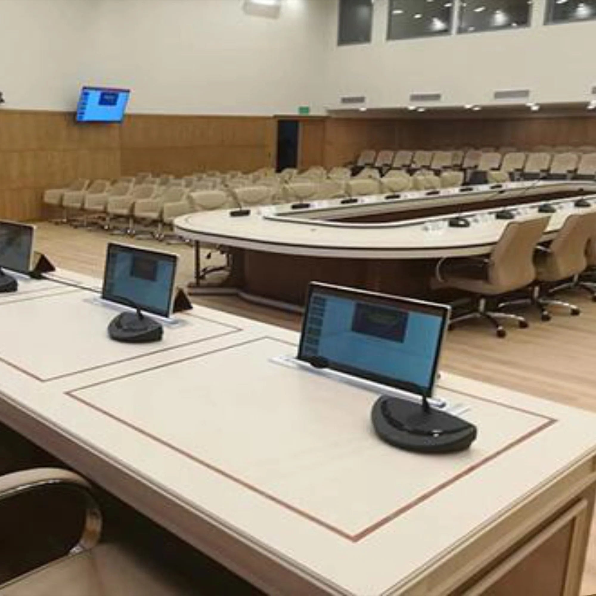 BLL 17.3 Motorlu Monitör Asansörlü Toplantı Masası İstanbul Ofis Mobilya