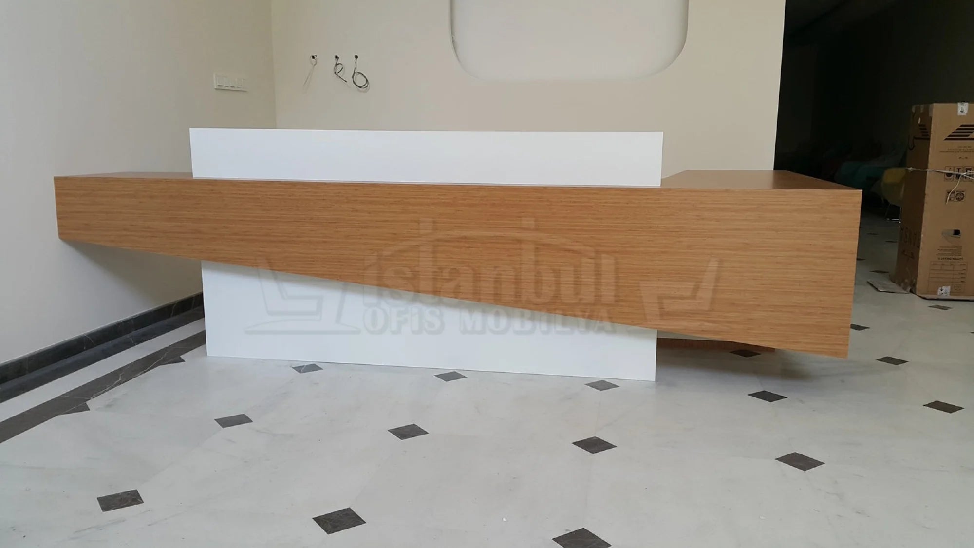 Danışma Masası Fly ISTANBUL-TSI