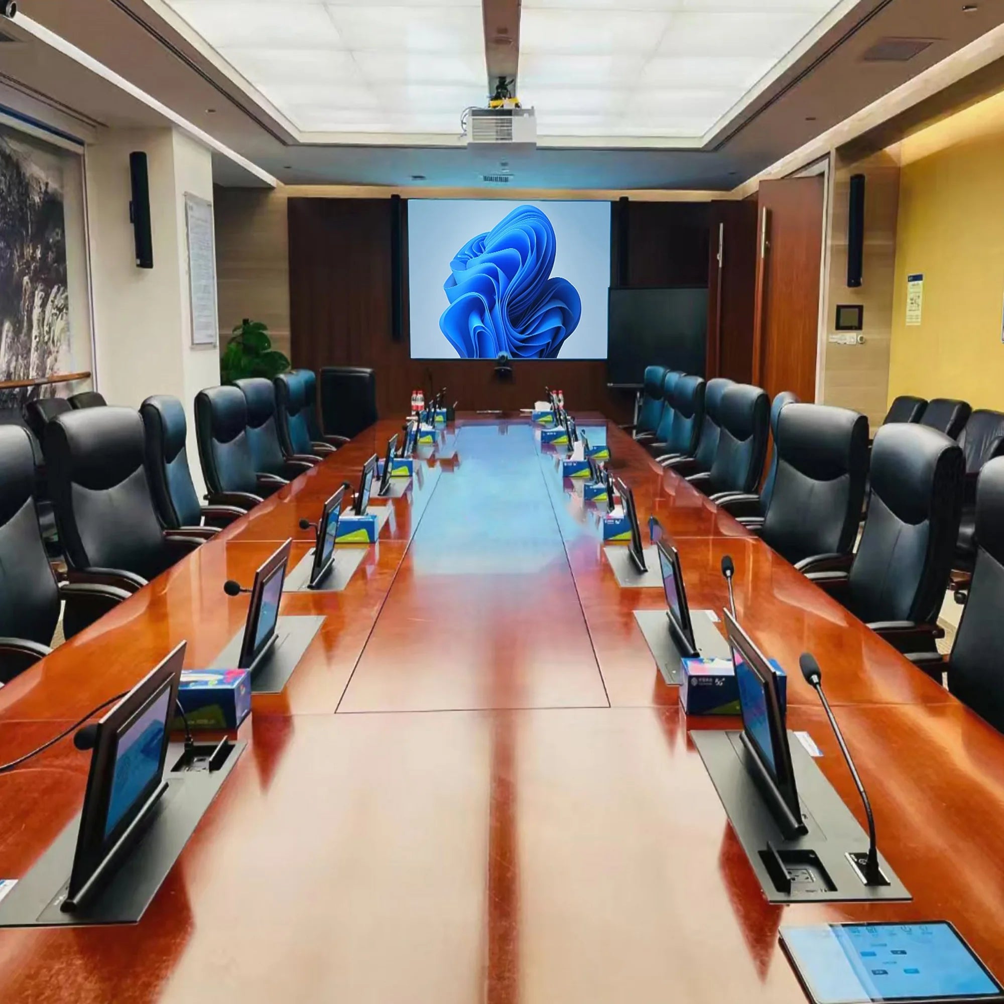 Ekranlı Geri Çekilebilir Monitör Asansörlü Toplantı Masası İstanbul Ofis Mobilya