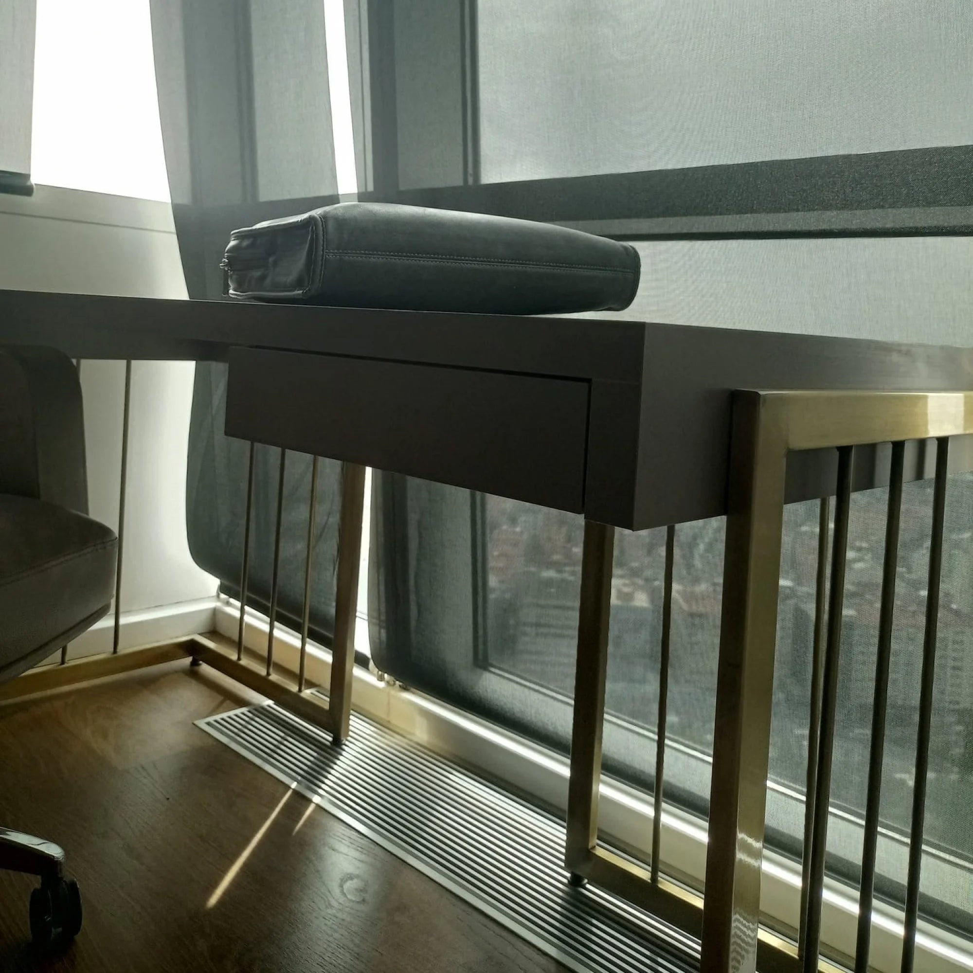 Gilded Cage Ofis Çalışma Takımı ISTANBUL-TSI