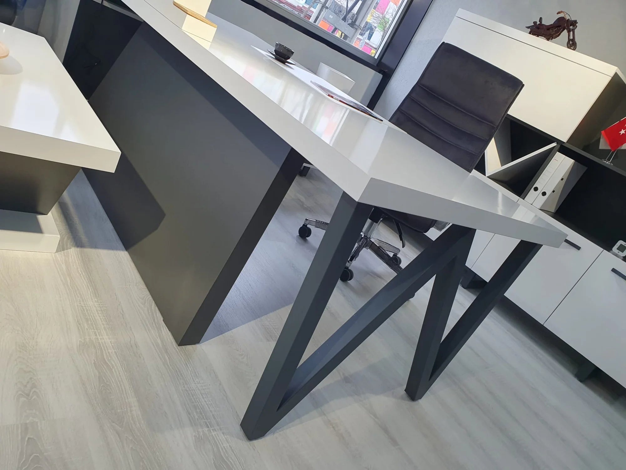 İstanbul Ofis Çamlıca W Makam Takımı Beyaz Antrasit ISTANBUL