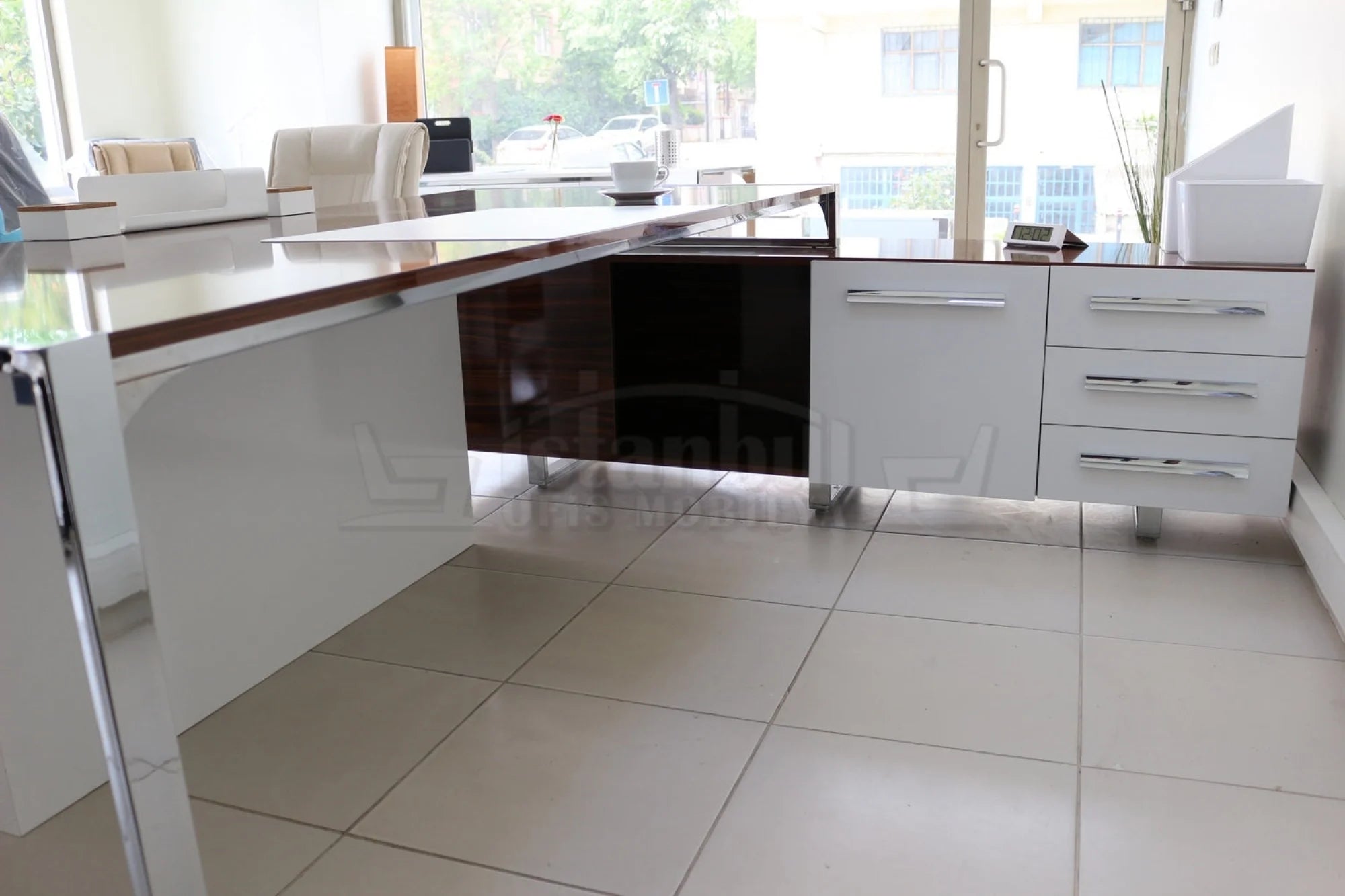 Porshland Ofis Makam Masası Etejerli 220x100 ISTANBUL-TSI
