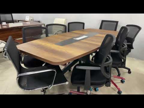 Ovale vergadertafel
