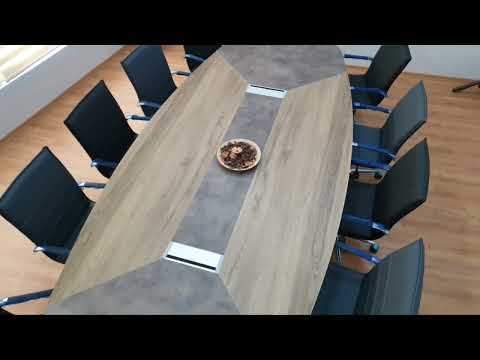 Grote ovale vergadertafel in barokstijl, antraciet.