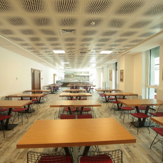 De Heer Ilhan Istanbul Cafe Kloostertafels