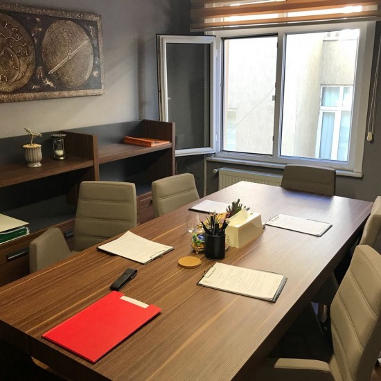 Advocaat Fatih Office Furniture Team