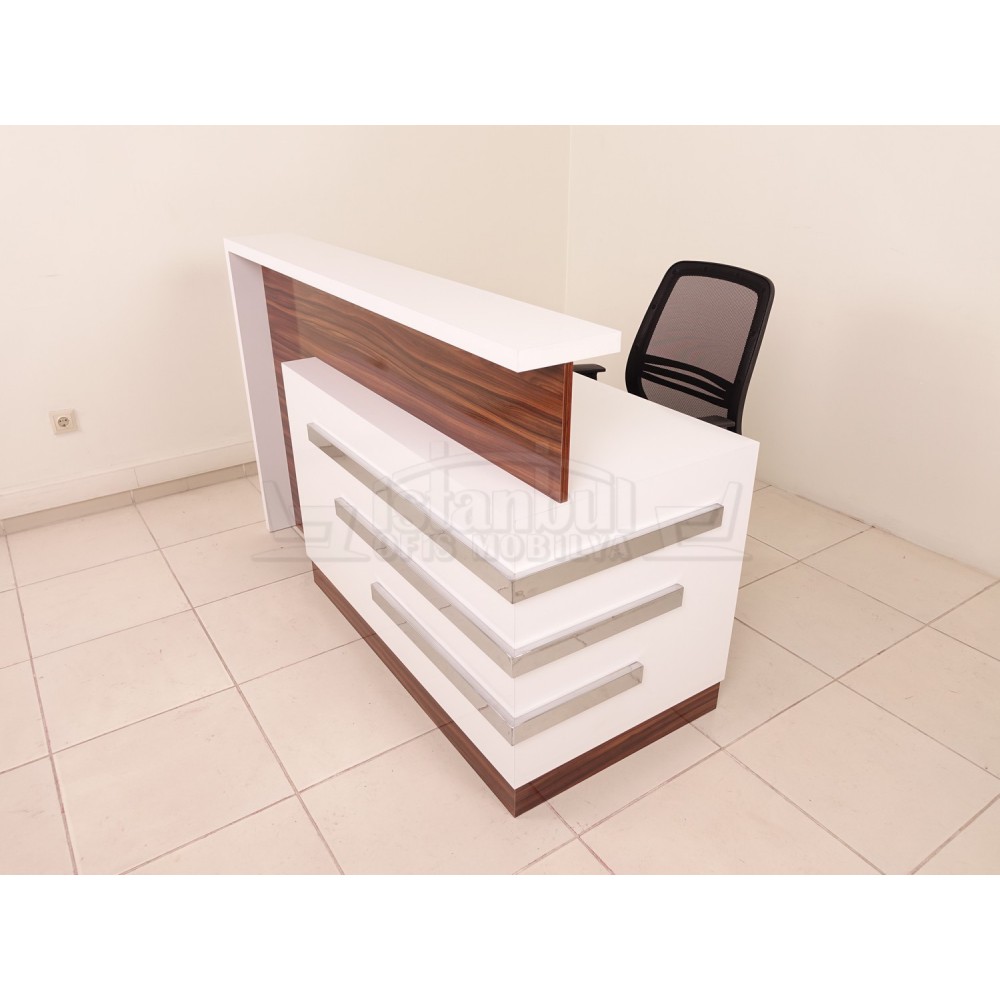 Box Desk Welcome Desk Walnut Verchroomd