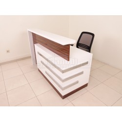 Box Desk Welcome Desk Walnut Verchroomd