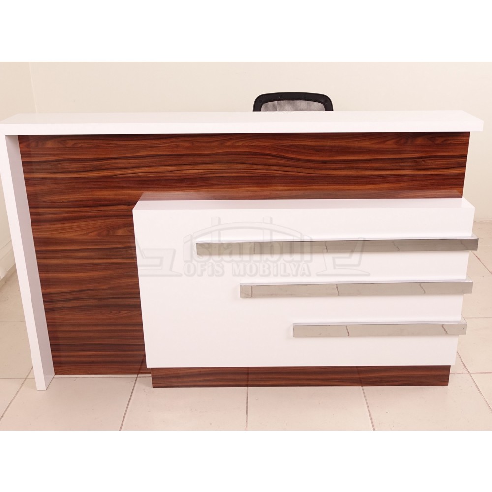 Box Desk Welcome Desk Walnut Verchroomd