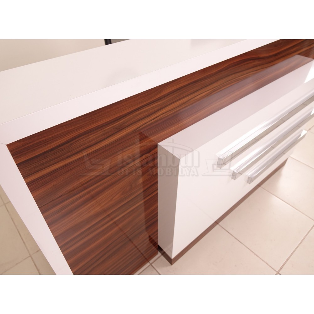 Box Desk Welcome Desk Walnut Verchroomd