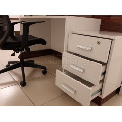 Box Desk Welcome Desk Walnut Verchroomd