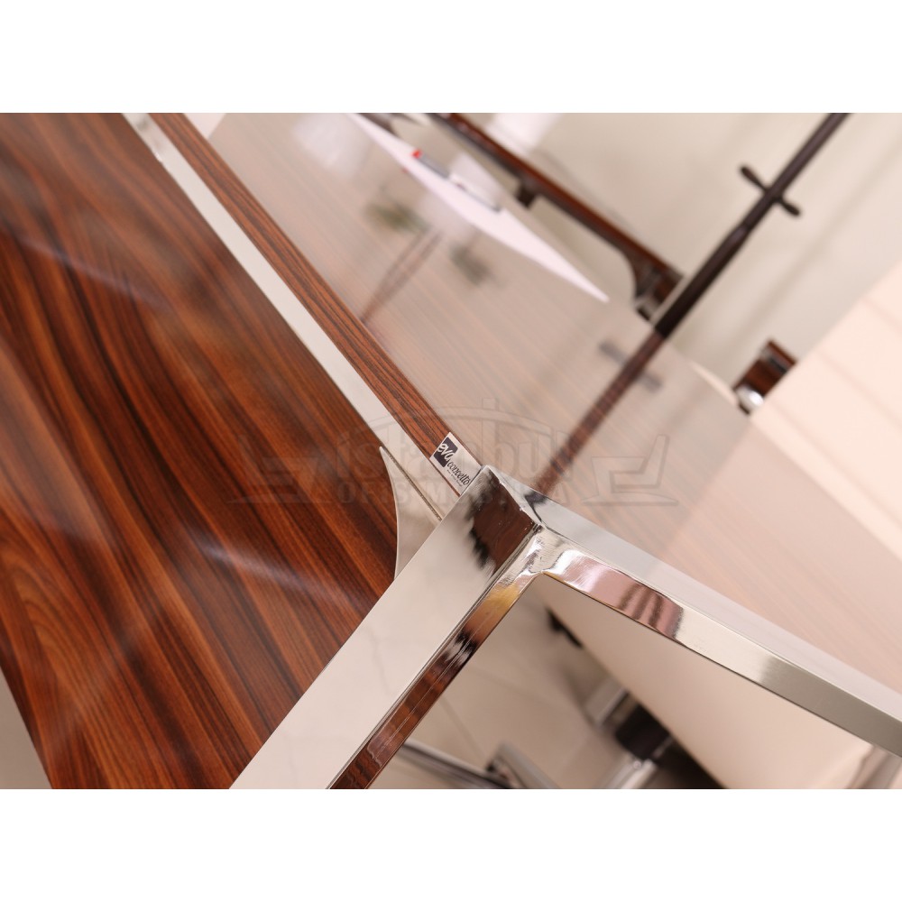 Apple Istanbul Bureau Uitvoerend Bureau Hg. Okkernoot