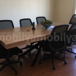 Ms. Taksim Tulip Meeting Table