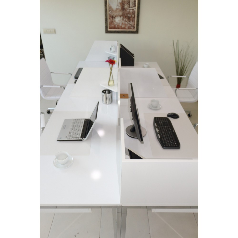 In Het Multi Zealand Bureau Voor Vier Personen 276X138Cm