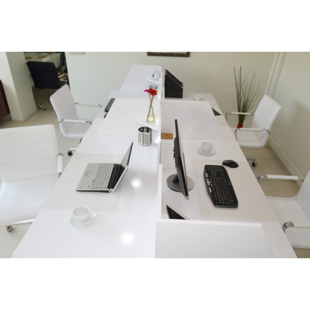 In Het Multi Zealand Bureau Voor Vier Personen 276X138Cm