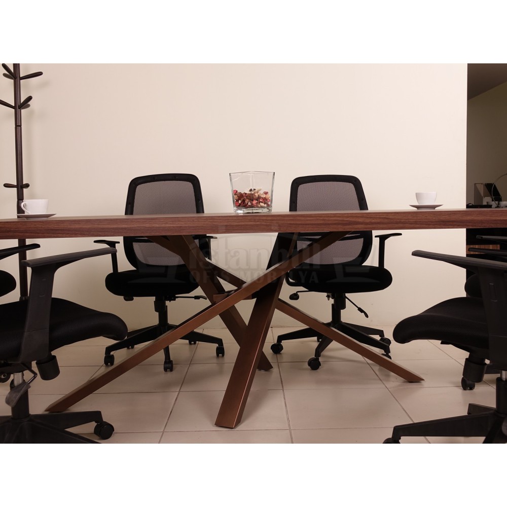 Bavaria Meeting Table