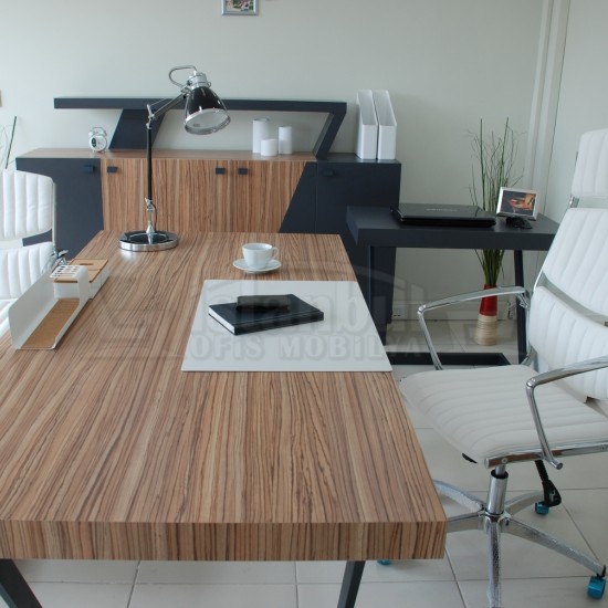 Autoriteiten Zen Table 220-100