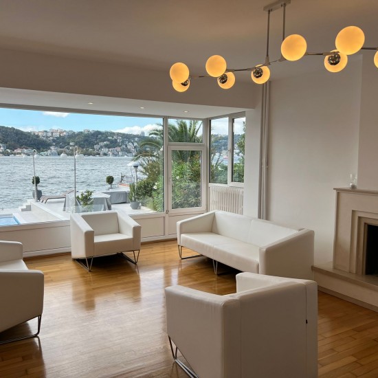 Advocaat Beraray Hanım Kantoormeubilair