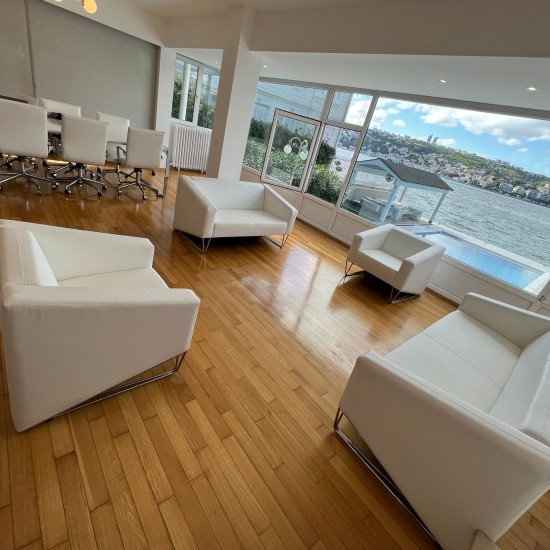 Advocaat Beraray Hanım Kantoormeubilair