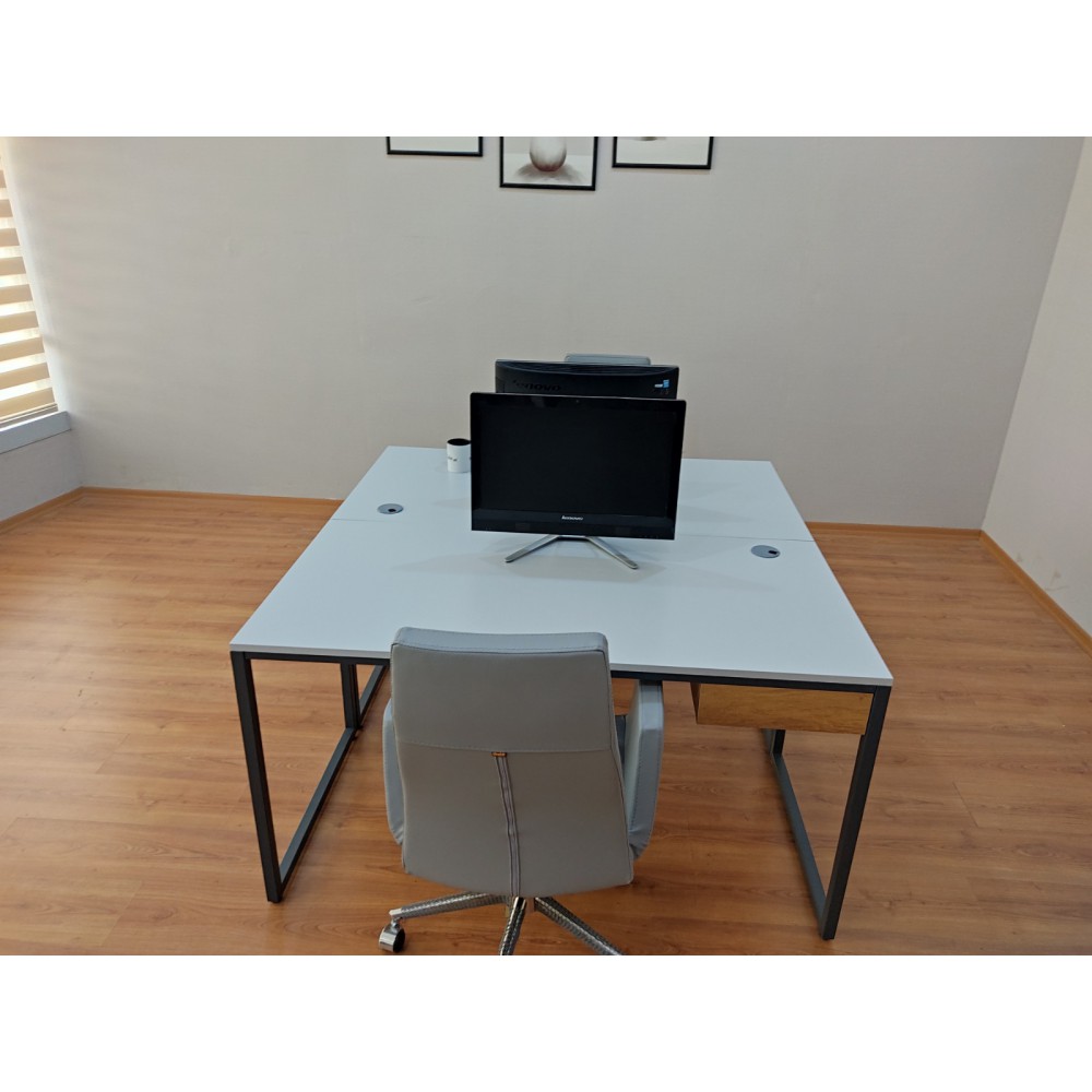 Binaire Werkbureau Zelinda