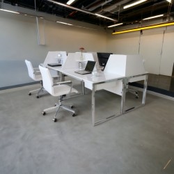 In Het Multi Zealand Bureau Voor Vier Personen 276X138Cm