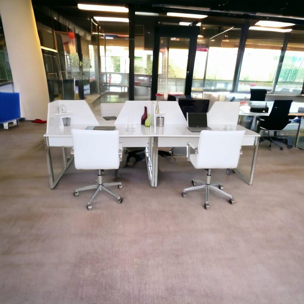 In Het Multi Zealand Bureau Voor Vier Personen 276X138Cm