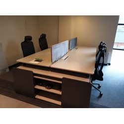 Katar Voor Vier Person Desk Workstation