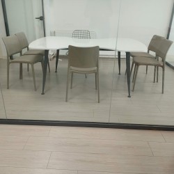 Bougainvillea vergadertafel