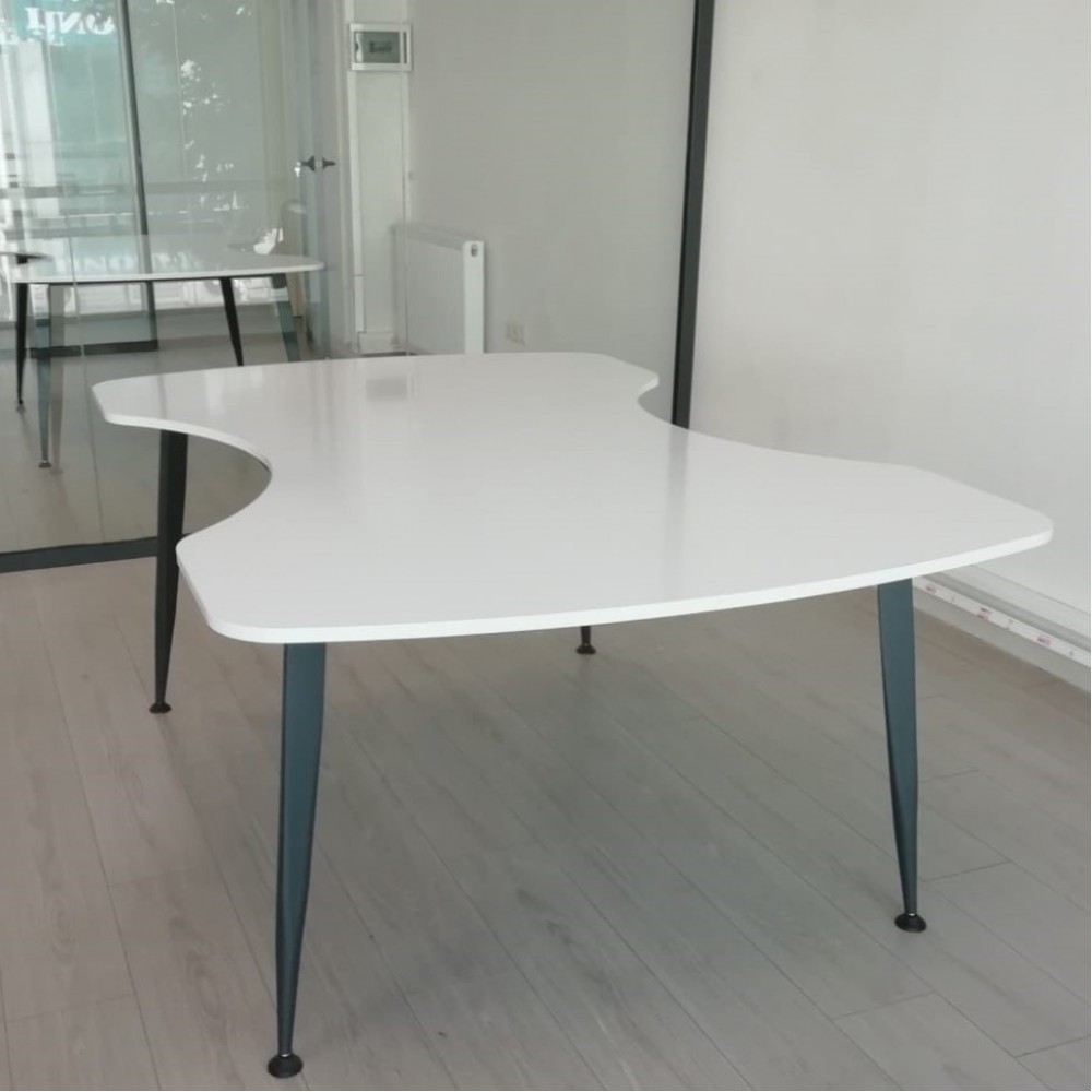 Bougainvillea vergadertafel