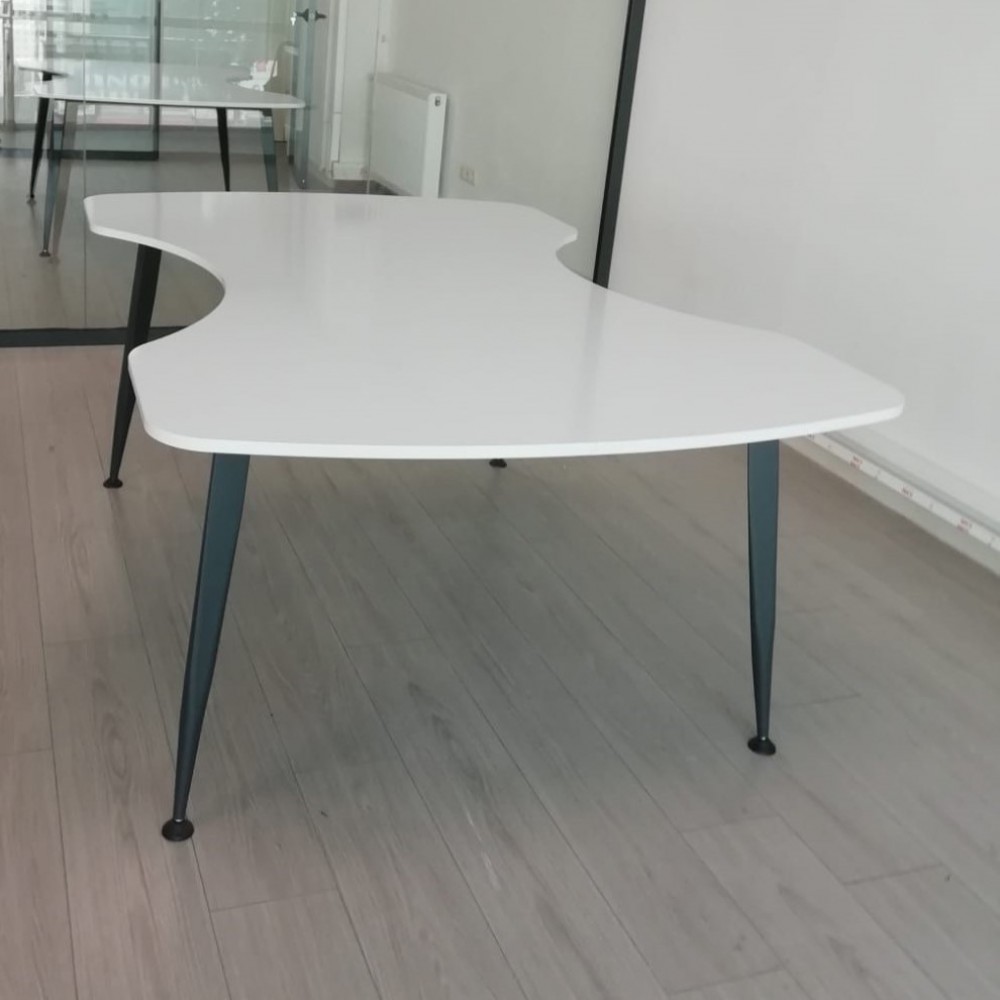 Bougainvillea vergadertafel