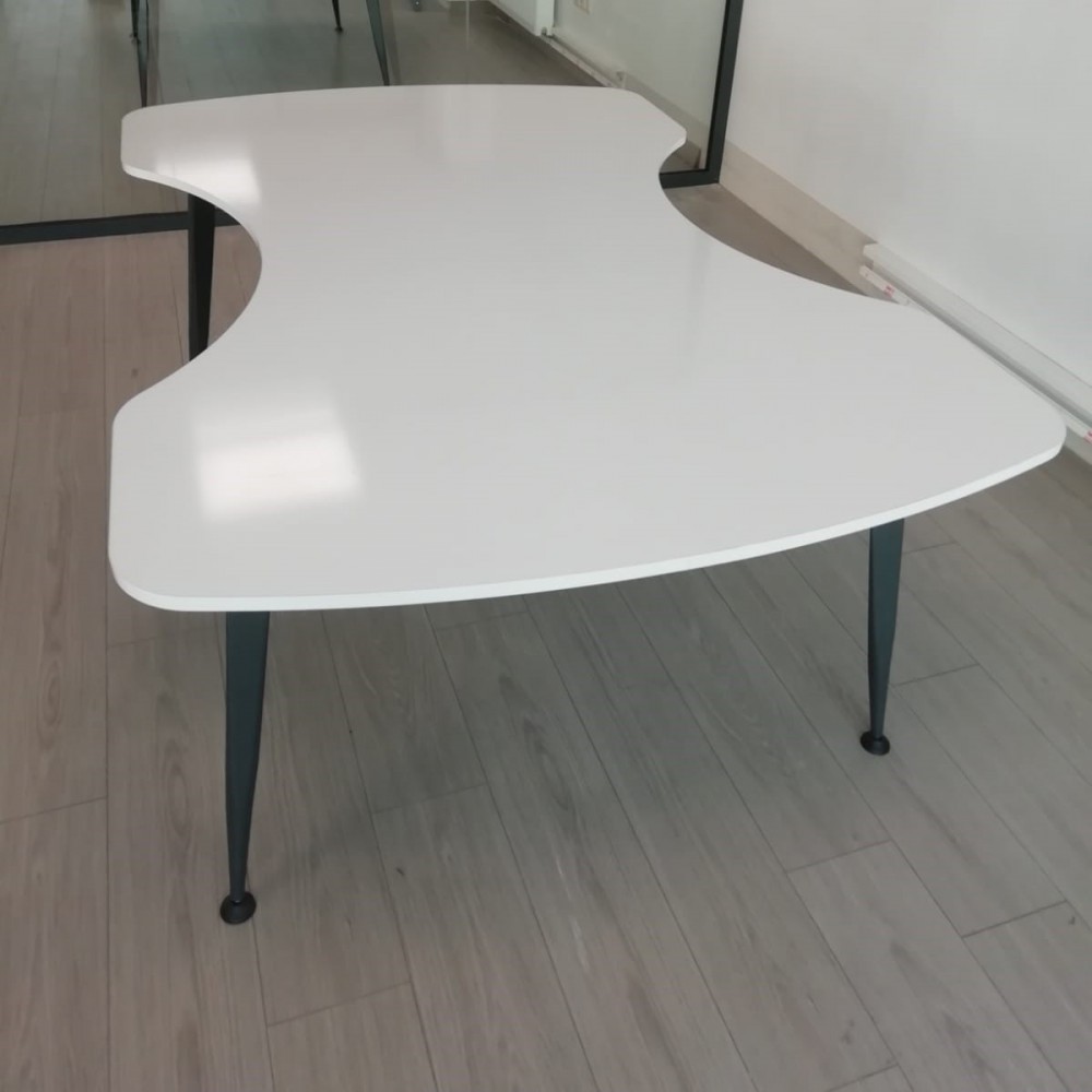 Bougainvillea vergadertafel