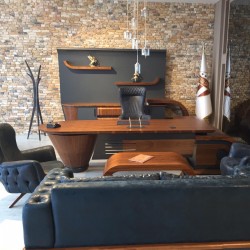 Neta Makam kantoorset