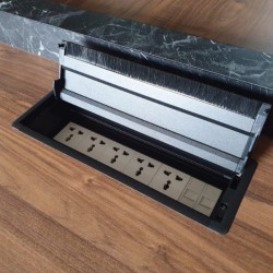 Houten vergadertafel met marmerpatroon