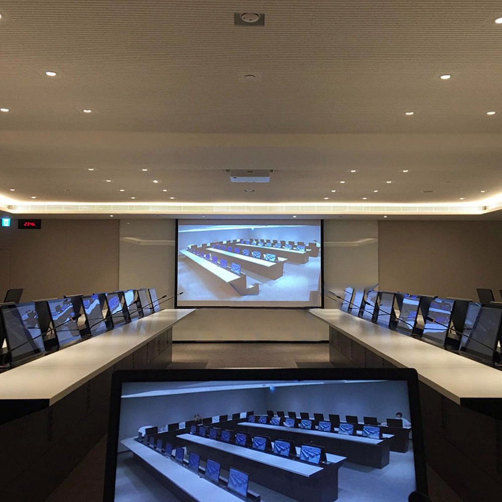 Zwarte gemotoriseerde monitorlift