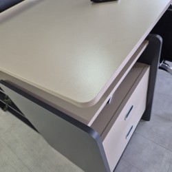 Katar Voor Vier Person Desk Workstation