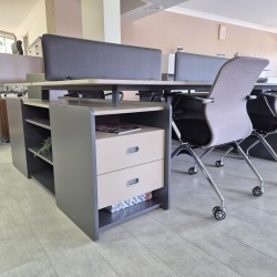 Katar Voor Vier Person Desk Workstation
