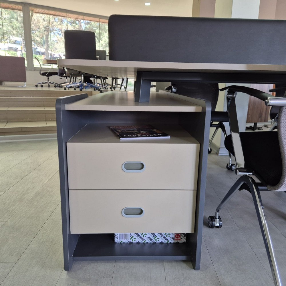 Katar Voor Vier Person Desk Workstation