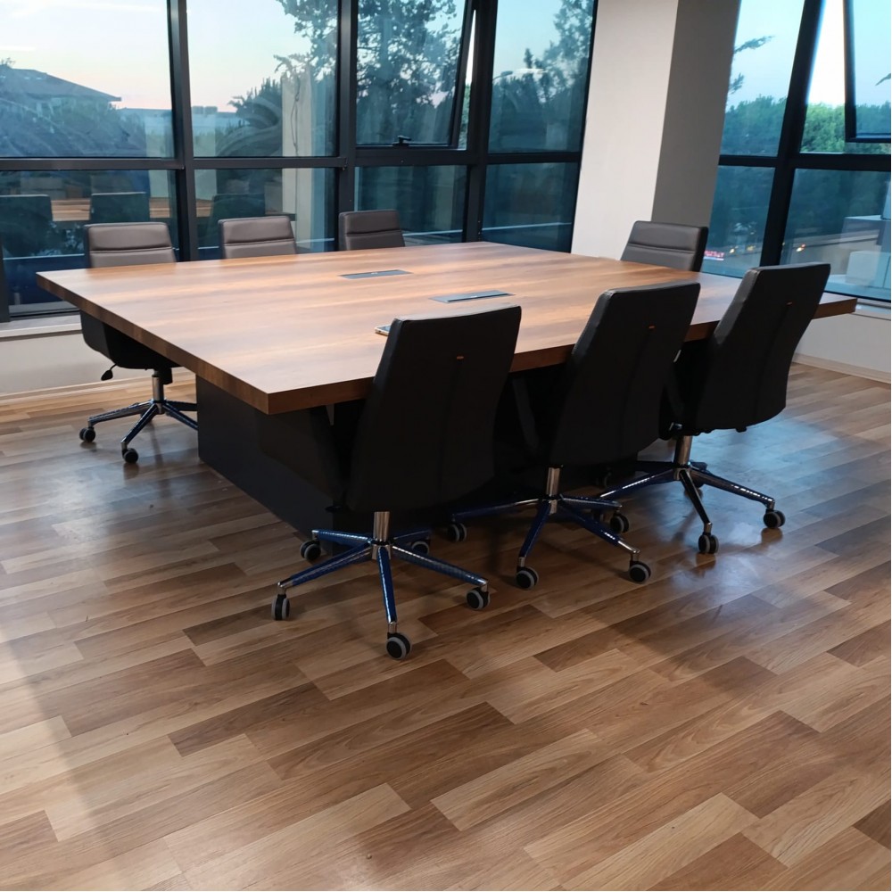 Konakri-vergadertafel