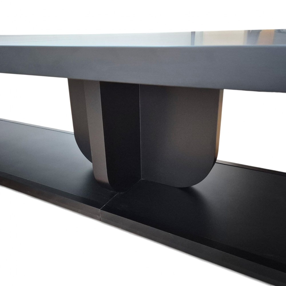 Grote Zwart Gelakte Vergadertafel Voor 20 Personen