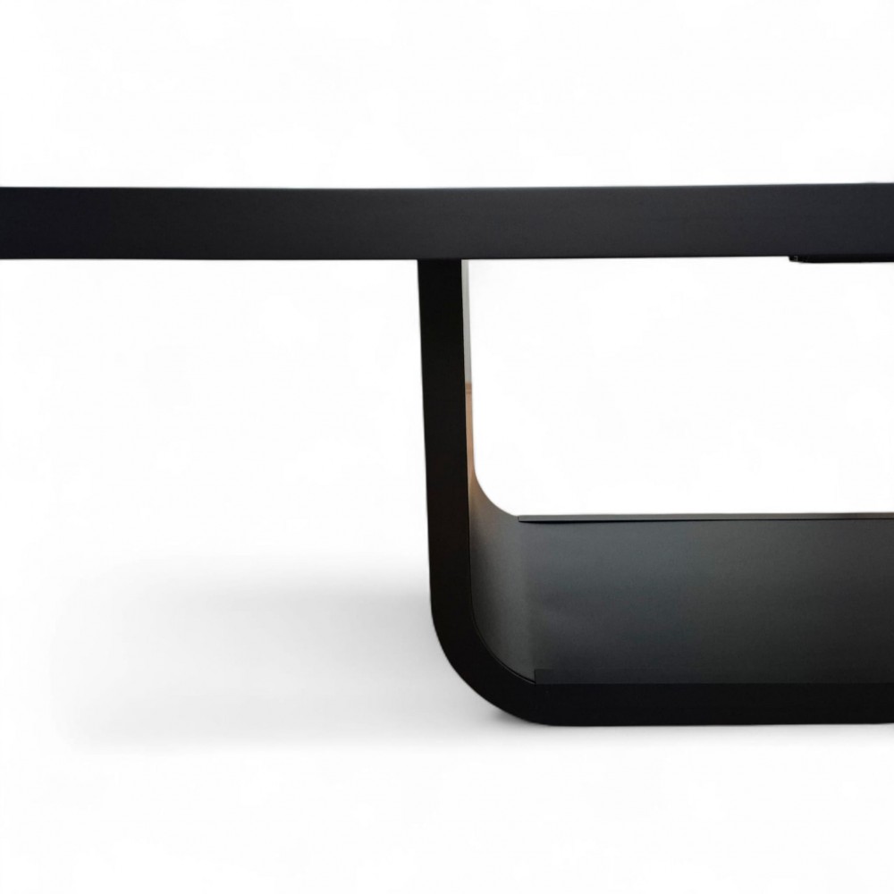 Grote Zwart Gelakte Vergadertafel Voor 20 Personen