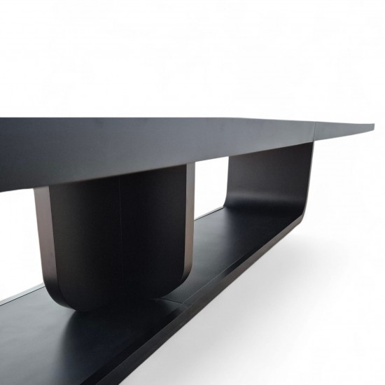 Grote Zwart Gelakte Vergadertafel Voor 20 Personen