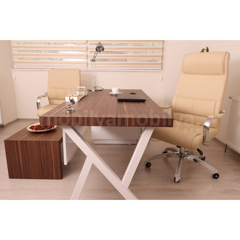 Canberra Executive Team Victory Walnut