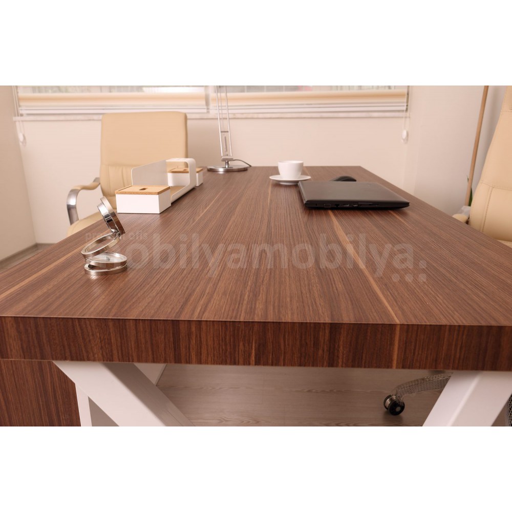 Canberra Executive Team Victory Walnut