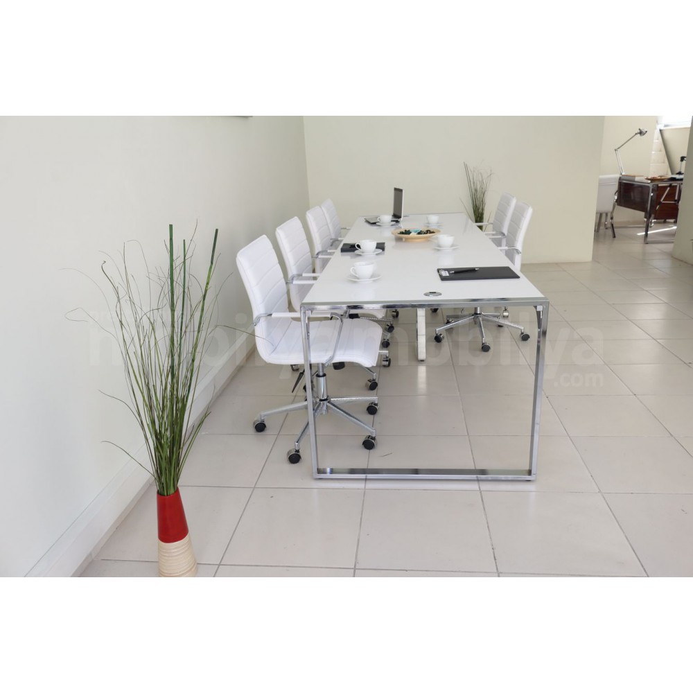 Big Apple Meeting Table