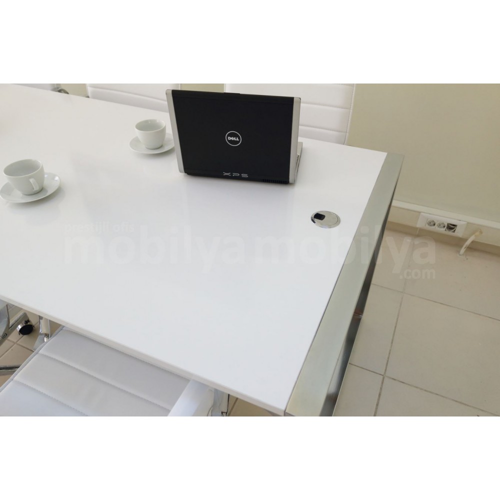 Big Apple Meeting Table