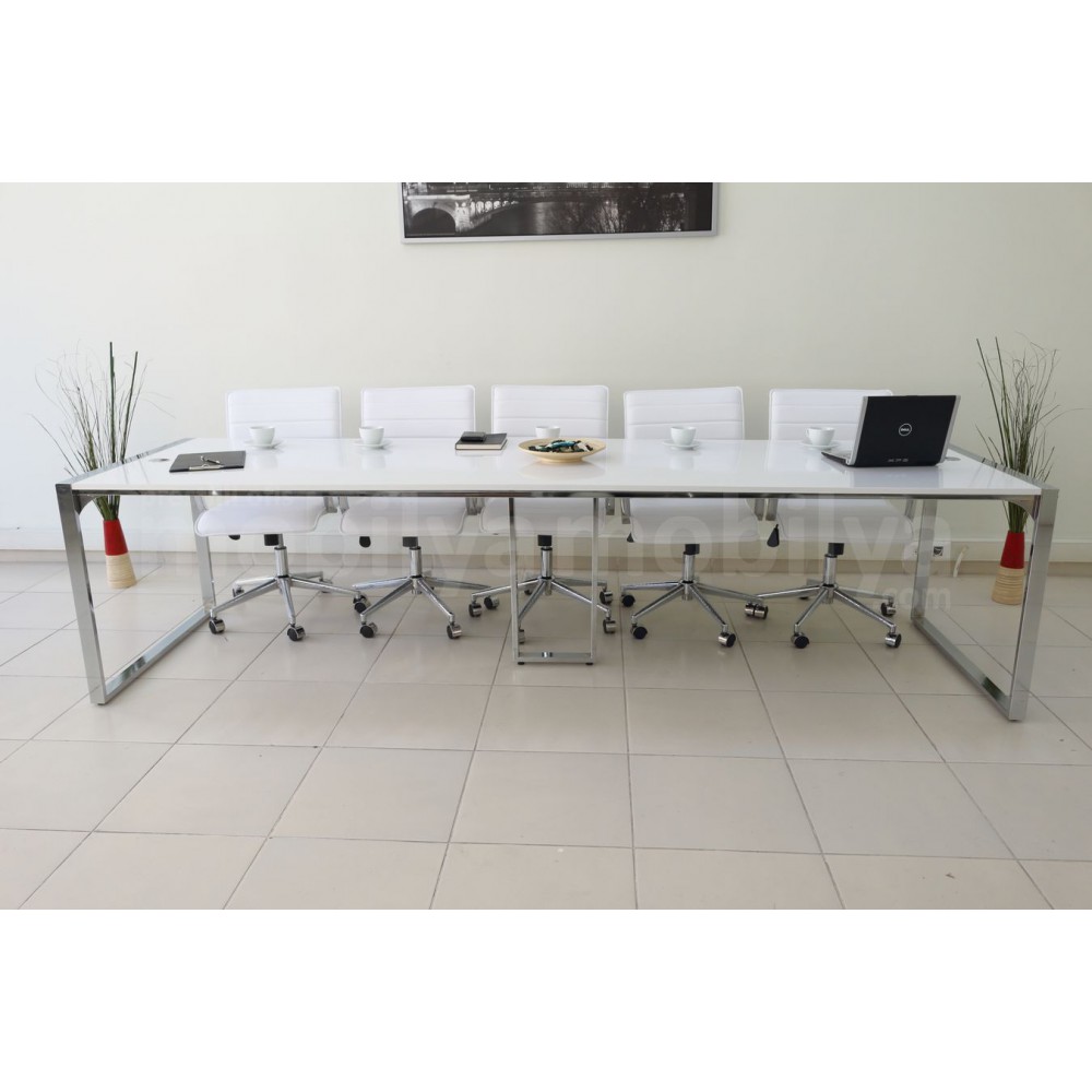 Big Apple Meeting Table